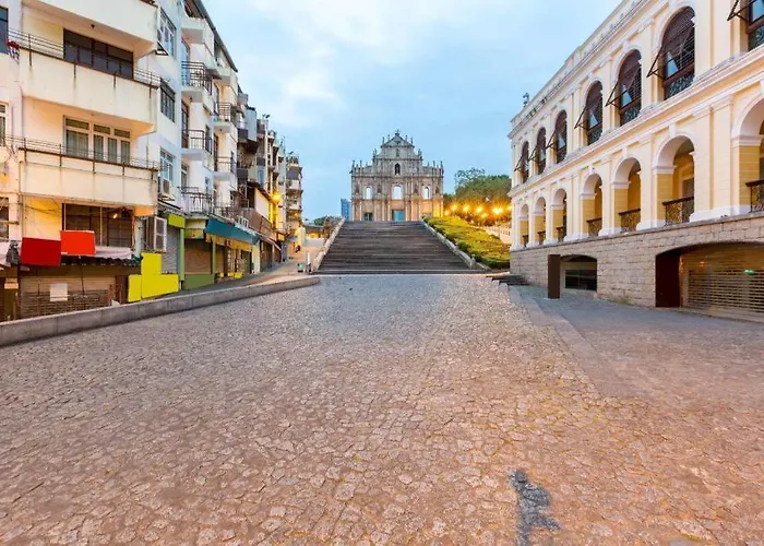Man Va Hotel