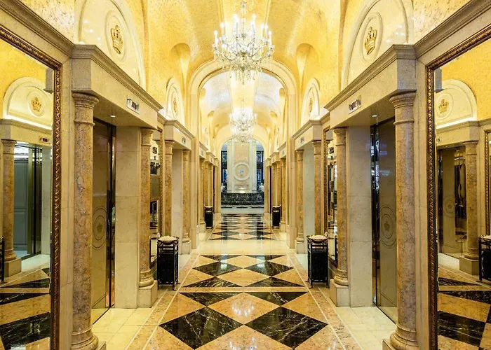Grand Emperor Hotel